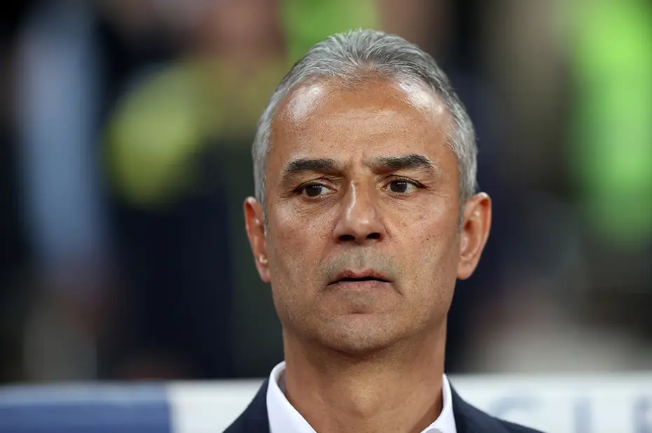 Fenerbahçe soyunma odasında isyan: 3 futbolcu esti gürledi - 6 Fenerbahçe soyunma odasında isyan: 3 futbolcu esti gürledi - 6