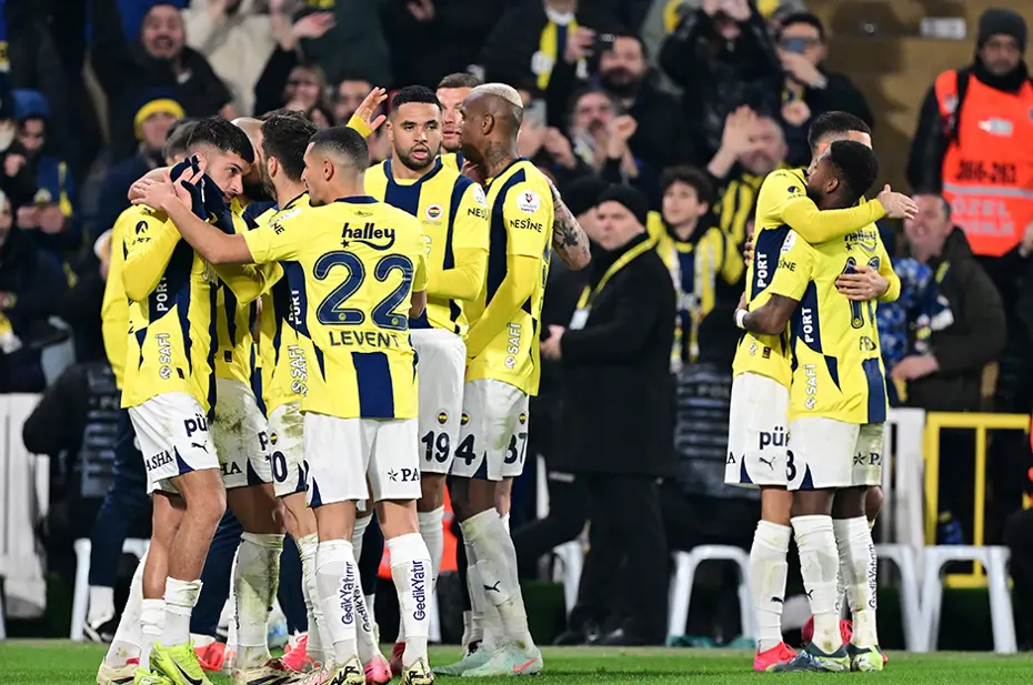 Fred'den maç sonu sakatlık açıklaması: Derbide oynayacak mı? - 2 Fred'den maç sonu sakatlık açıklaması: Derbide oynayacak mı? - 2