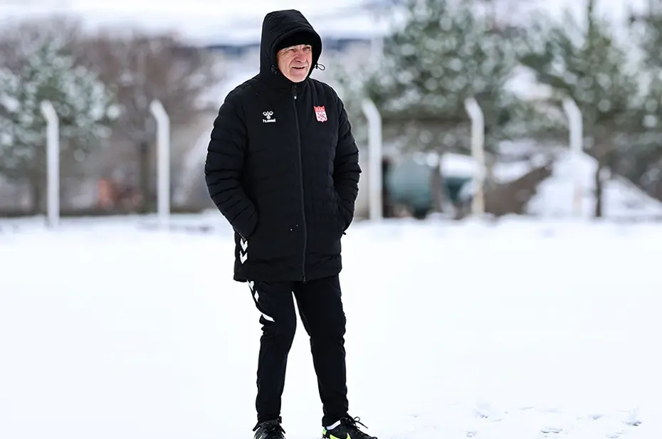 Sivasspor, Fenerbahçe'ye karlı zeminde hazırlanıyor - 4