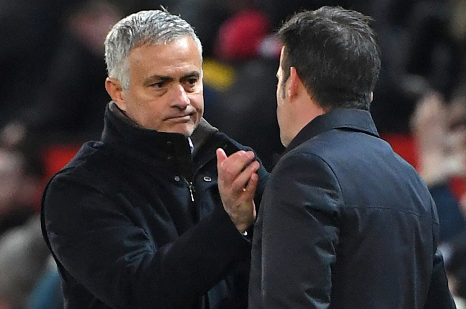 Mourinho'dan 500. maçına çıkan meslektaşına özel tebrik