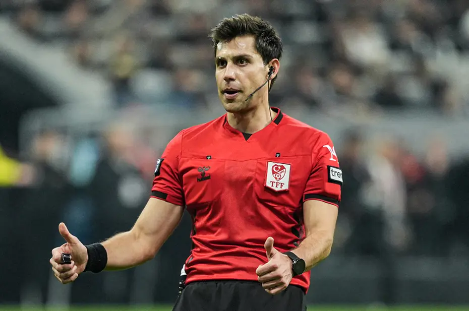 Bünyamin Gezer'den derbinin hakemi için çok konuşulacak iddia: "Yönetmek istemiyor" - 5 Bünyamin Gezer'den derbinin hakemi için çok konuşulacak iddia: "Yönetmek istemiyor" - 5