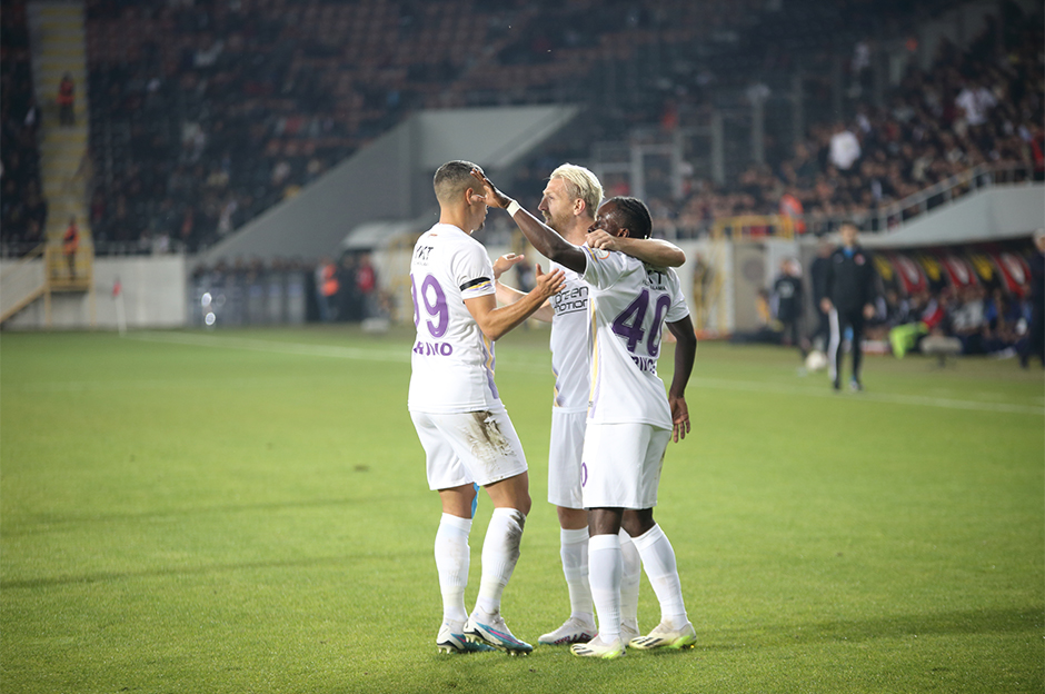 5 gollü düelloda kazanan Eyüpspor