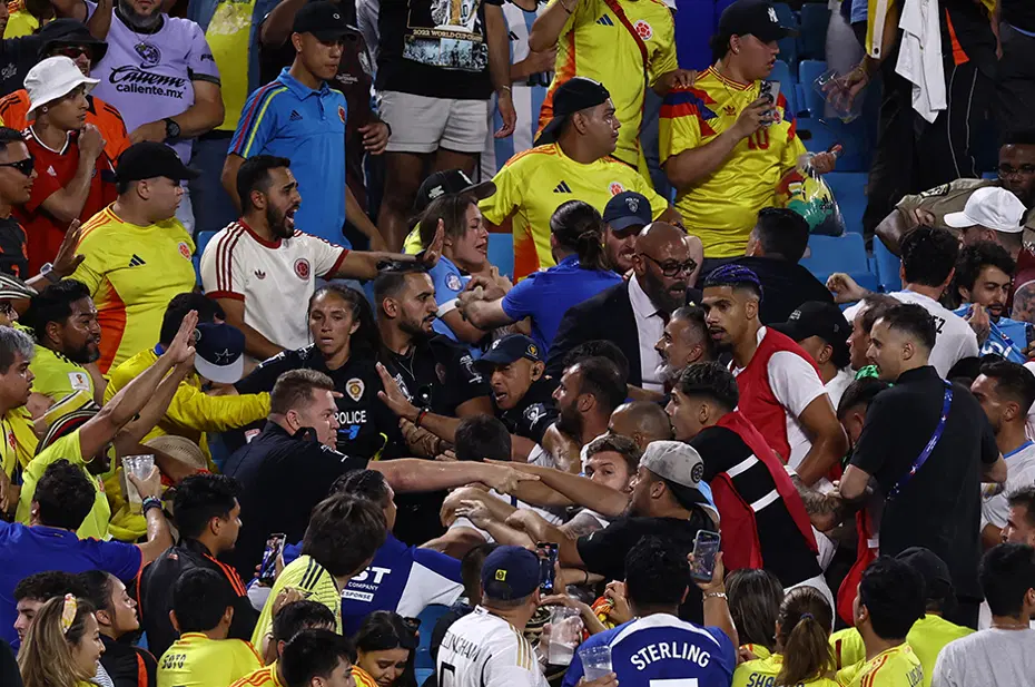 Copa America'da olaylı maç: Darwin Nunez, tribüne çıkıp taraftarla yumruklaştı - 8
