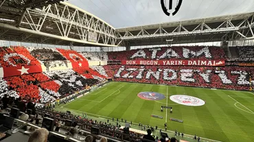 Galatasaray taraftarından muhteşem koreografi