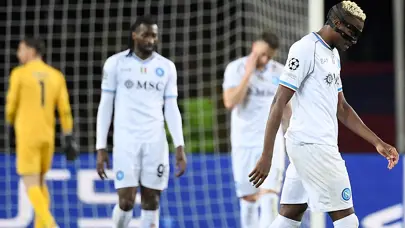 Napoli sezon açılışında farklı kaybetti