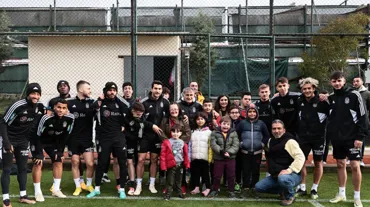 Beşiktaş'ın idmanında sürpriz misafirler