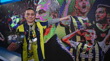 Depremzedelere yardım gönderen Benjamin'in hayali gerçek oldu
