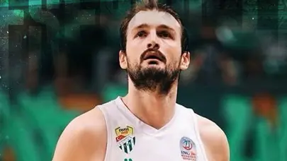 Milli basketbolcu parkeye veda etti