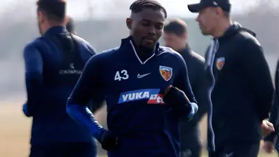 Bernard Mensah 4 hafta yok