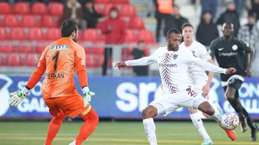 Ümraniye'de iki oyuncuya kadro dışı