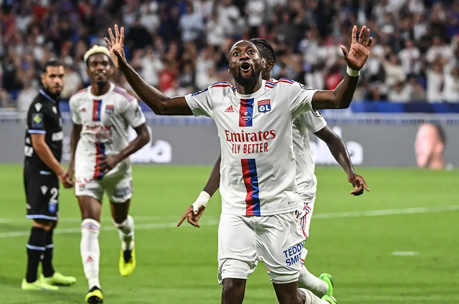 Fenerbahçe'de sürpriz gelişme: Sözleşmesi askıya alınabilir - 8 Fenerbahçe'de sürpriz gelişme: Sözleşmesi askıya alınabilir - 8