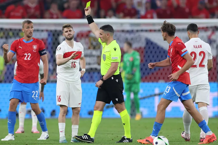 Fenerbahçe'yi Lille maçı için endişelendiren detay: Tüm futbolculara aynı isim için uyarı yapıldı - 4 Fenerbahçe'yi Lille maçı için endişelendiren detay: Tüm futbolculara aynı isim için uyarı yapıldı - 4