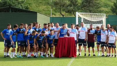 Trabzonspor'da Gomez’e doğum günü kutlaması