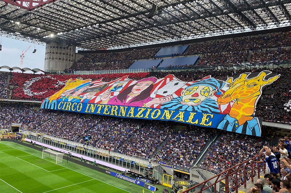 Inter-Milan derbisinde Türk bayraklı koreografi