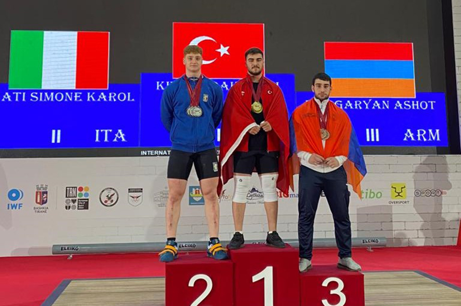 Milli halterci Sami Baki dünya şampiyonu oldu