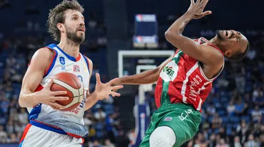 Anadolu Efes seride durumu 2-0'a getirdi