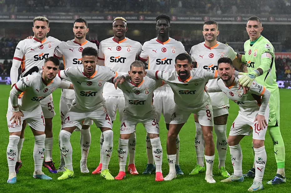 Tugay Kerimoğlu 3 Galatasaraylı yıldızı saydı: "Biraz eleştirim olacak" - 4 Tugay Kerimoğlu 3 Galatasaraylı yıldızı saydı: "Biraz eleştirim olacak" - 4