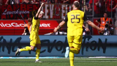 Dortmund deplasmanda Leverkusen'i 4'ledi