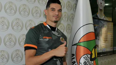 Corendon Alanyaspor'da Zinedine Ferhat ile yollar ayrıldı