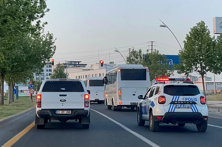 Bursaspor, Diyarbakır'a yoğun güvenlik önlemleriyle geldi - 2 Bursaspor, Diyarbakır'a yoğun güvenlik önlemleriyle geldi - 2