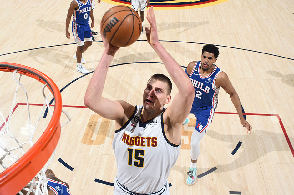 Nikola Jokic'i Philadelphia da durduramadı