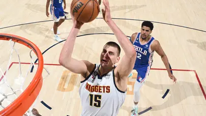 Nikola Jokic'i Philadelphia da durduramadı