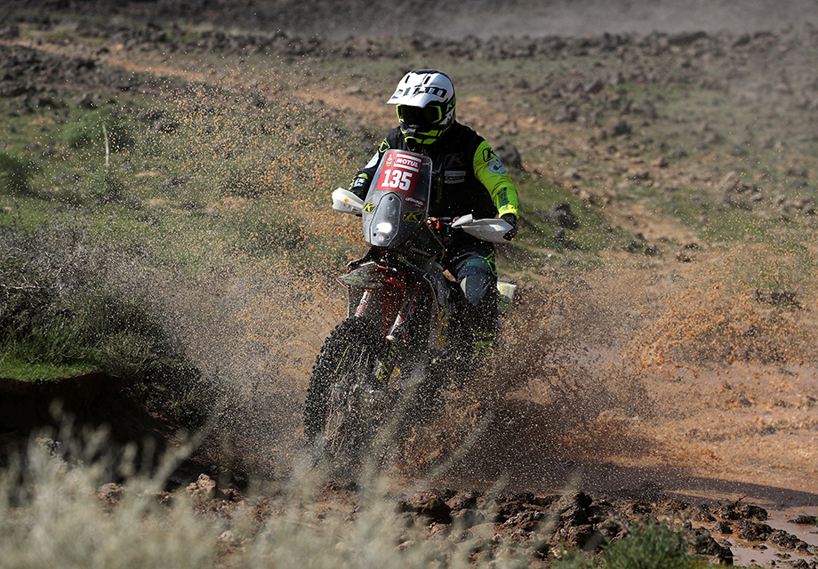 Dakar'da kaza yapan motosikletçi hayatını kaybetti