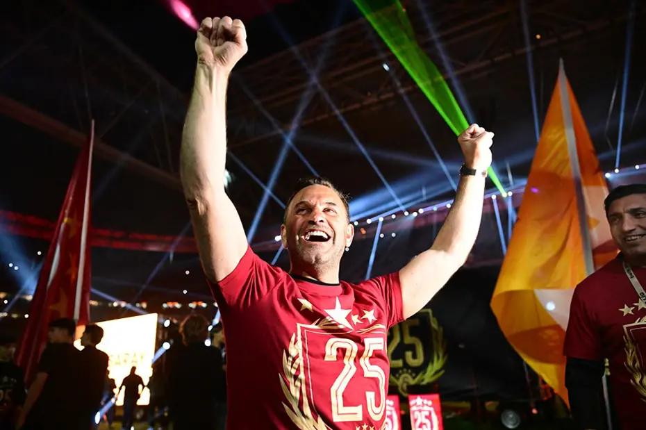 FLAŞ: Okan Buruk'a 4.5 milyon euro - 3