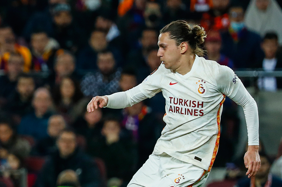 SON DAKİKA | Galatasaray'da bir ayrılık daha açıklandı