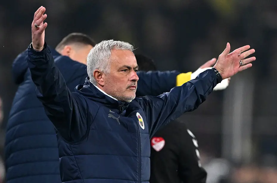 "Okan Buruk, Mourinho'yu yine imha etti" | Spor yazarları Fenerbahçe-Galatasaray derbisi için ne dedi? - 2
