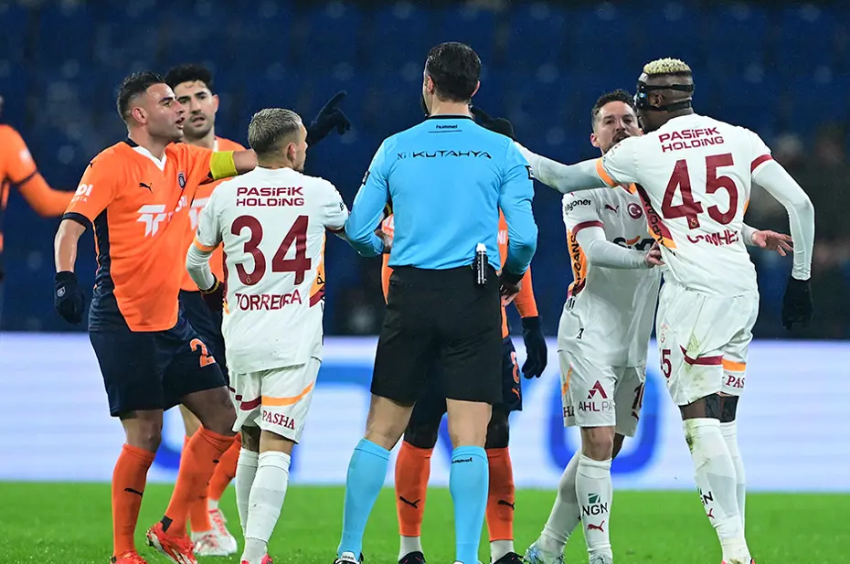 "3 ismin daha dikkatli olması lazım" | Spor yazarları, Galatasaray için ne dedi? - 3 "3 ismin daha dikkatli olması lazım" | Spor yazarları, Galatasaray için ne dedi? - 3