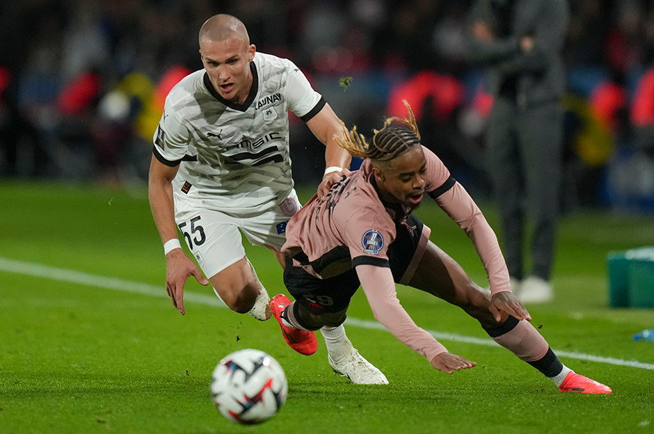 Beşiktaş'tan defansa sürpriz transfer girişimi: "Birkaç saat içinde netleşecek"