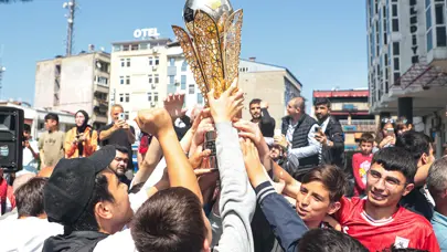 Şampiyonluk kupası taraftarlarla buluşuyor