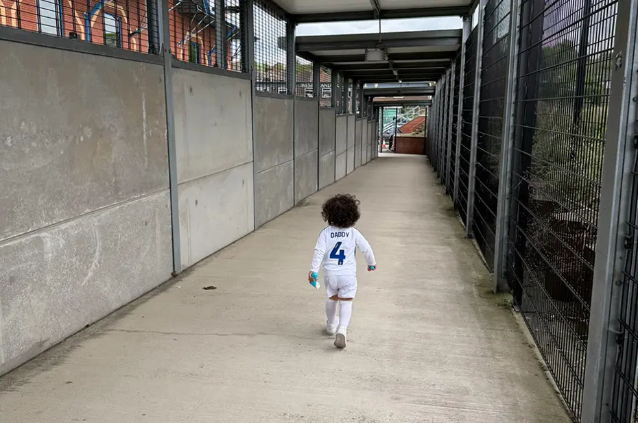 Galatasaray formalı fotoğraf, Leeds'te krize yol açtı - 3