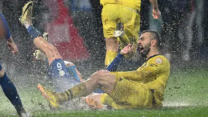 "Rakibi değil her şeyi yendiler" | Spor yazarları Fenerbahçe için ne dedi?