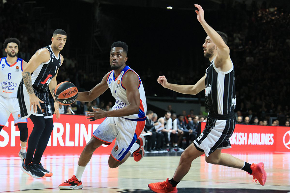 Anadolu Efes deplasmanda kaybetti