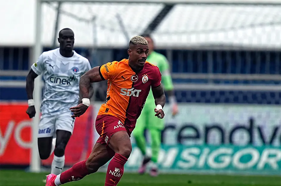 Okan Buruk'tan Antalyaspor maçında radikal değişiklik: İlk 11'e geri dönüyor - 4 Okan Buruk'tan Antalyaspor maçında radikal değişiklik: İlk 11'e geri dönüyor - 4