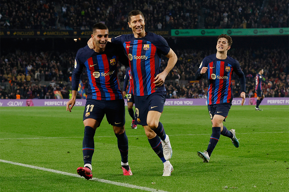 Lider Barcelona doludizgin: Üst üste 7. galibiyet