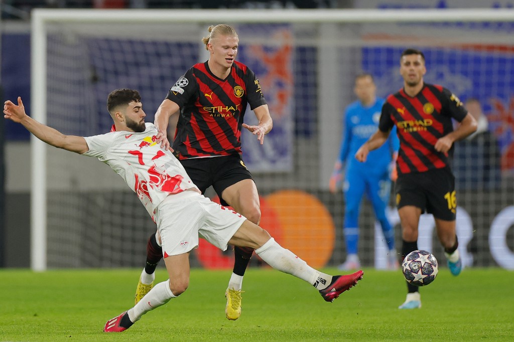 Josko Gvardiol, imzalı formasını depremzedeler için bağışladı