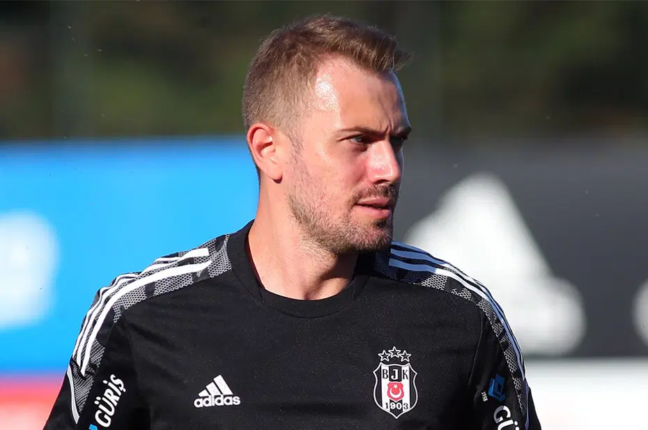 Beşiktaş'ta iç transfer: Mert Günok için karar verildi - 5