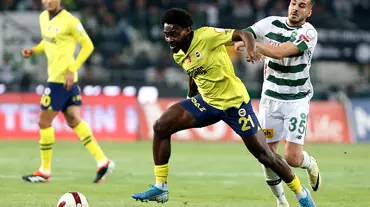 Fenerbahçe'de 2 kritik sakatlık birden: Oyuna devam edemediler
