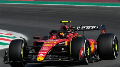 İtalya'da pole pozisyonu Carlos Sainz'ın