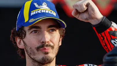 Şampiyon pilotun sözleşmesi uzatıldı