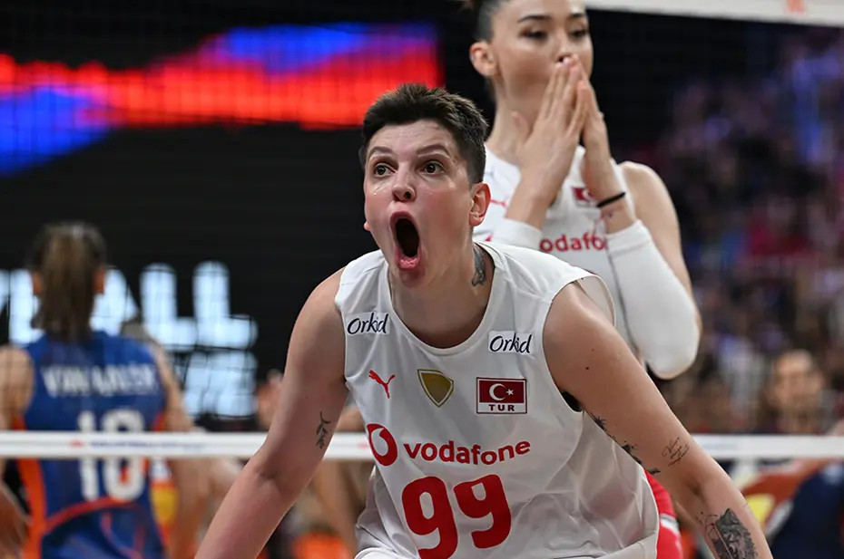 Takım ismi verdiler: Ebrar Karakurt, Türkiye'ye mi dönüyor? - 3 Takım ismi verdiler: Ebrar Karakurt, Türkiye'ye mi dönüyor? - 3