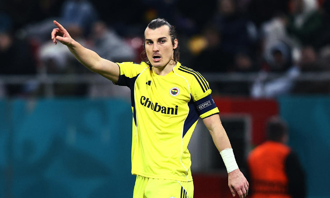 Fenerbahçe'de ayrılacağı duyurulan Çağlar Söyüncü'den transferde büyük ters köşe