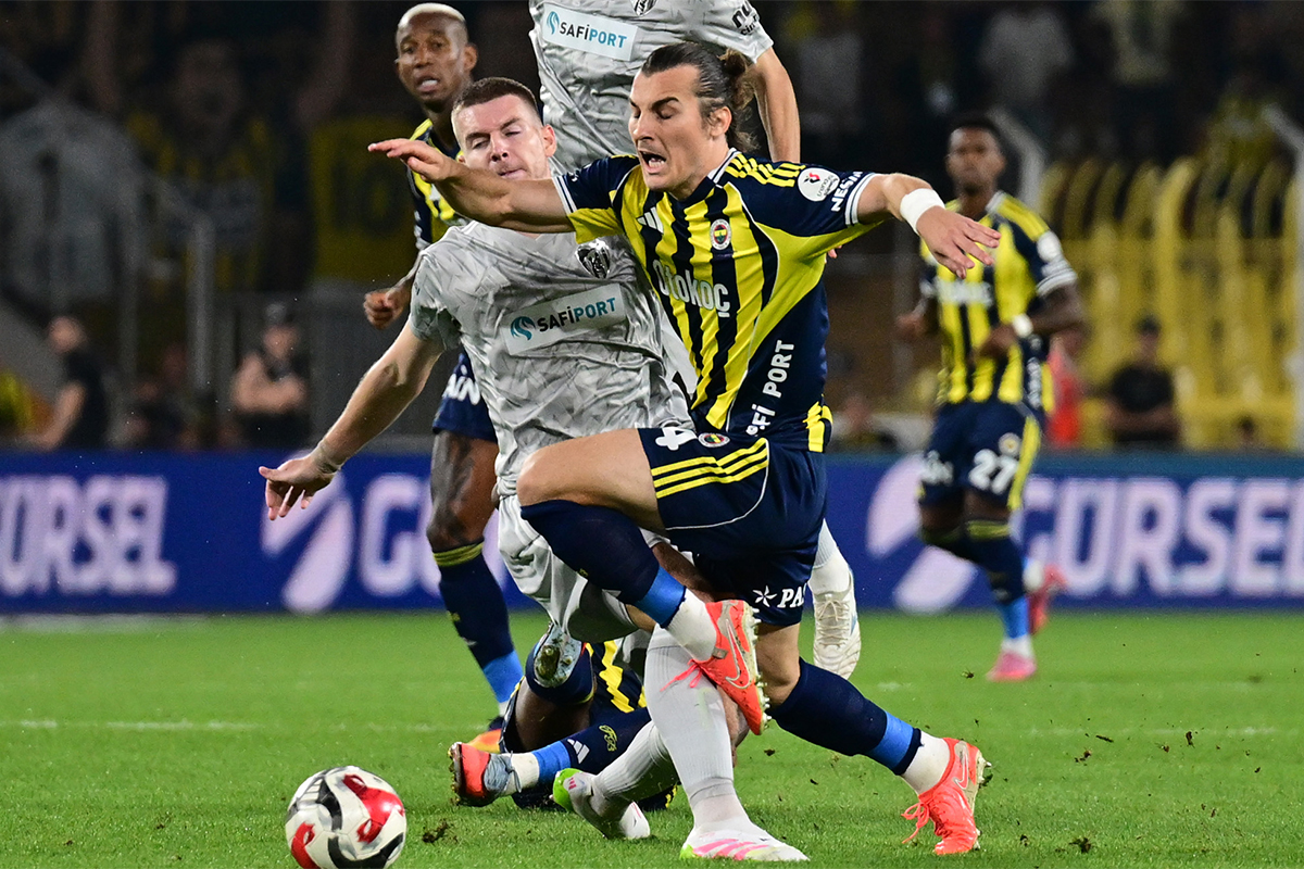 Trio ekibi, Fenerbahçe maçında gecenin pozisyonuna noktayı koydu: "Penaltı ve kırmızı kartı atladı"