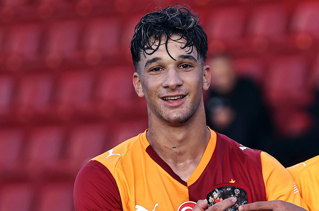 NTV Spor: Galatasaray'dan Fenerbahçe'ye beklenen flaş transfer gerçekleşiyor: Sözleşme detayları belli oldu