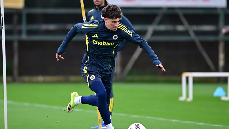 Fenerbahçe'nin yeni transferi ilk idmanına çıktı - 5