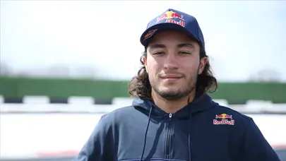 Milli motosikletçi Can Öncü, İngiltere'de birinci oldu