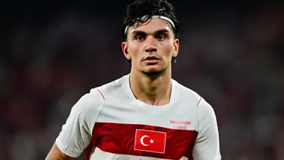 Adı Galatasaray ile anılıyordu: Can Uzun'dan transfer cevabı Adı Galatasaray ile anılıyordu: Can Uzun'dan transfer cevabı